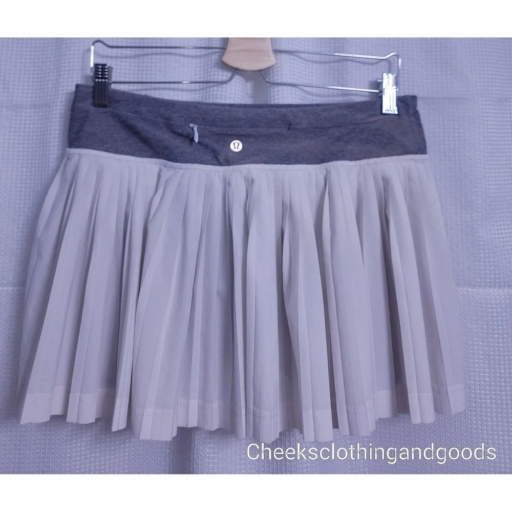 Lululemon 8 Pleat To Street Skirt White Gray W8480S